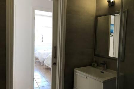 Kings Palace - Superb 2 Bed Ground Floor Apartment Paphos Esterno foto