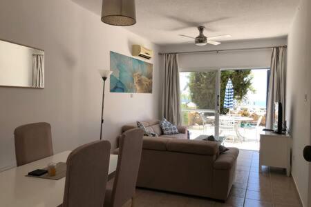 Kings Palace - Superb 2 Bed Ground Floor Apartment Paphos Esterno foto