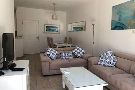 Kings Palace - Superb 2 Bed Ground Floor Apartment Paphos Esterno foto