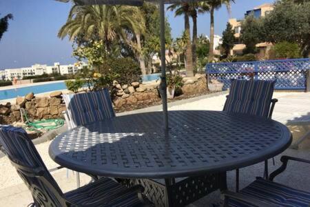 Kings Palace - Superb 2 Bed Ground Floor Apartment Paphos Esterno foto