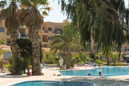 Kings Palace - Superb 2 Bed Ground Floor Apartment Paphos Esterno foto