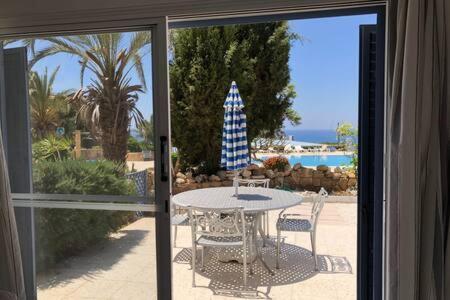Kings Palace - Superb 2 Bed Ground Floor Apartment Paphos Esterno foto